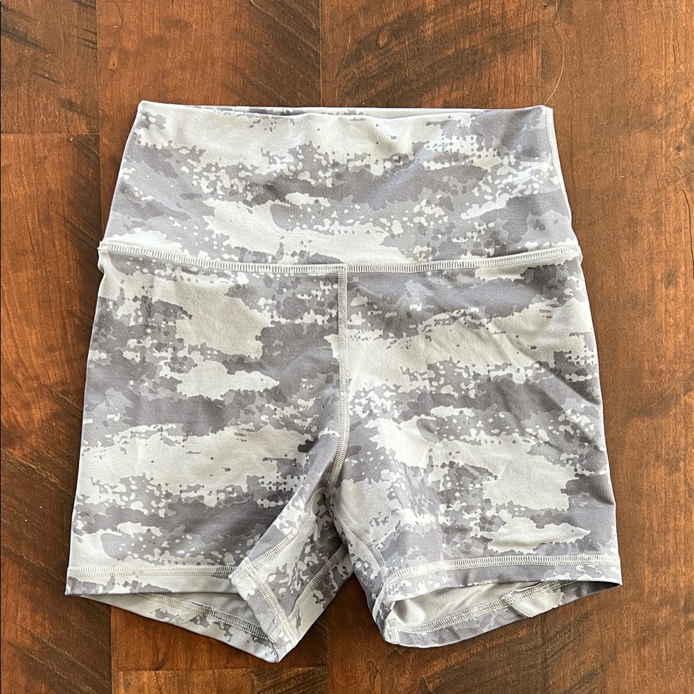 Fleo Shorts